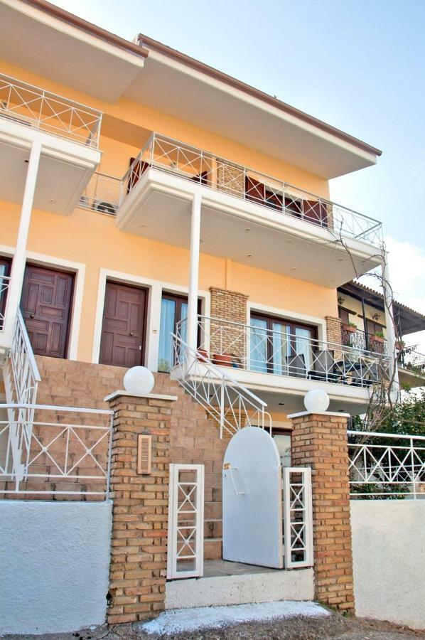 Dorothea'S Villa Platanos  Exteriör bild